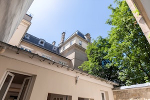Eiffel Hideout image 9