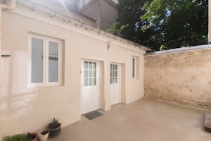 Eiffel Hideout image 8
