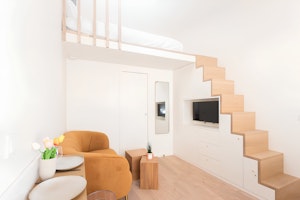 Eiffel Hideout image 1