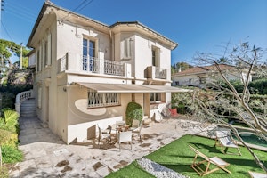 French Riviera Garden image 15