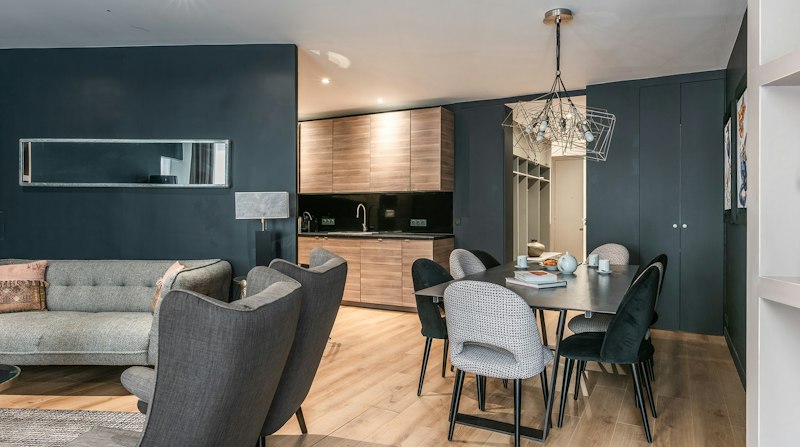Parisian Savoir Faire additional image