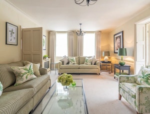 Chichester Garden Retreat image 7