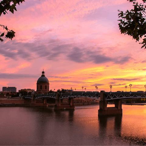 Discover the magic of Toulouse from your centrally located apartment, exploring the cultural sights, restaurants, and more