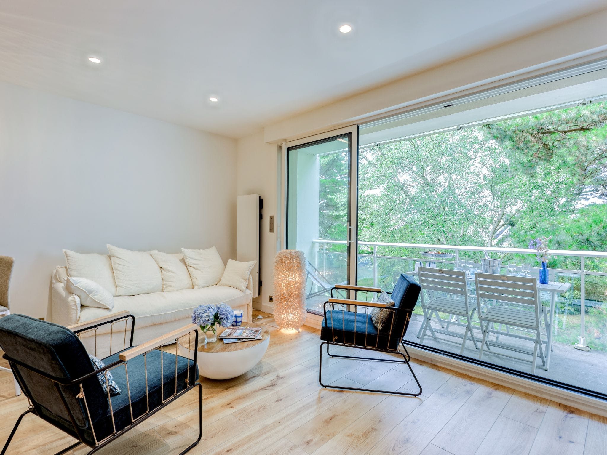 A Bolt Hole From The Blue, Carnac, Morbihan Plum Guide