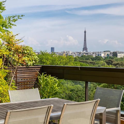 Tuck into memorable alfresco meals overlooking the Eiffel Tower
