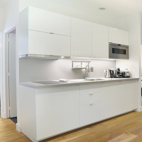 sleek & modern kitchen space