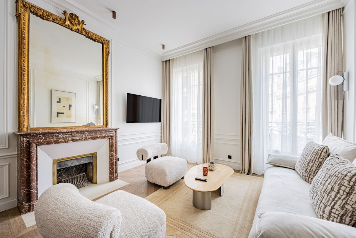 The Minimal Light, Ile-de-France