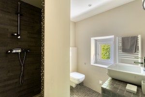 Gordes Hideaway image 13