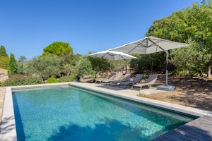 Gordes Hideaway image 8