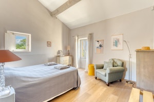 Gordes Hideaway image 5