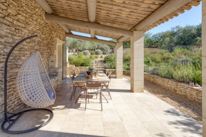 Gordes Hideaway image 3
