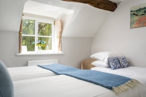Dunford Barn image 6