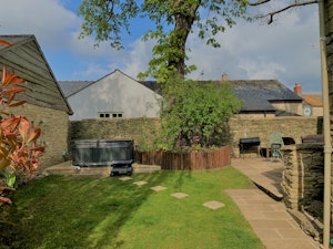 Dunford Barn image 2