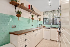 Perfect In Pimlico image 4