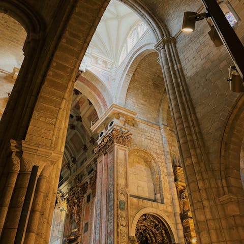 Admire Porto Cathedral, a twenty-five-minute stroll from this home