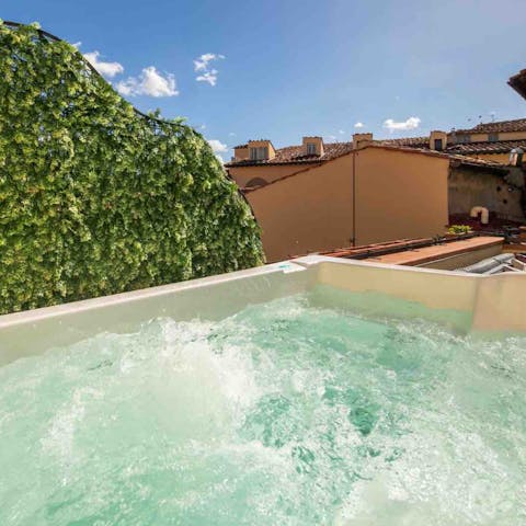 Feel a wonderful state of relaxation in the Jacuzzi