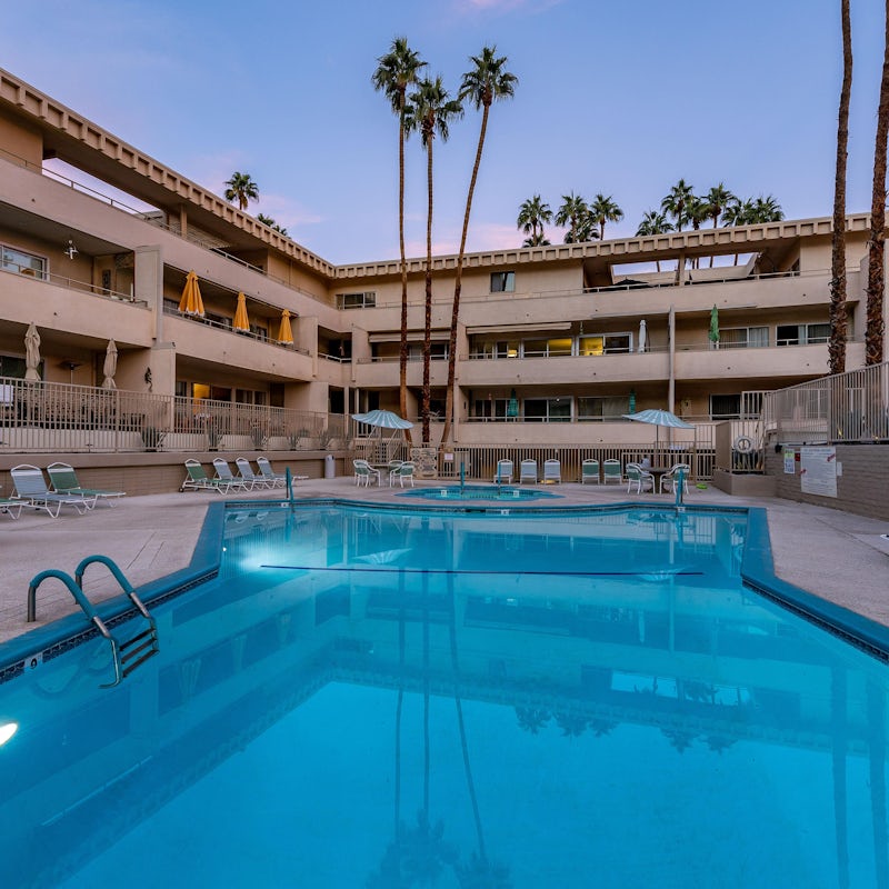 Take a break from the hot California sunshine in the shared pool