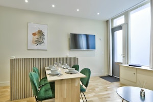 Parisian Whisper image 9