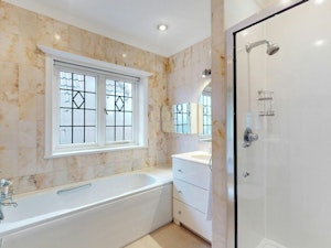 North London Residence image 13