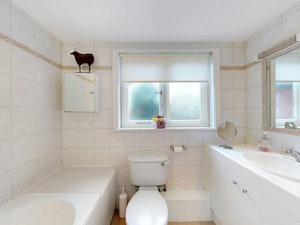 North London Residence image 10
