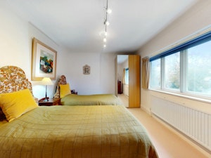 North London Residence image 6