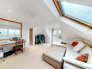 North London Residence image 4