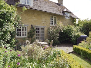 Rose & Fable image 1