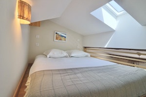 Antibes Gem image 3