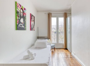 Mornings in Paris image 6