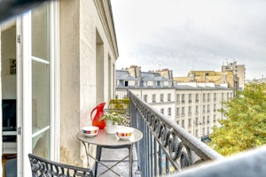 Mornings in Paris image 3