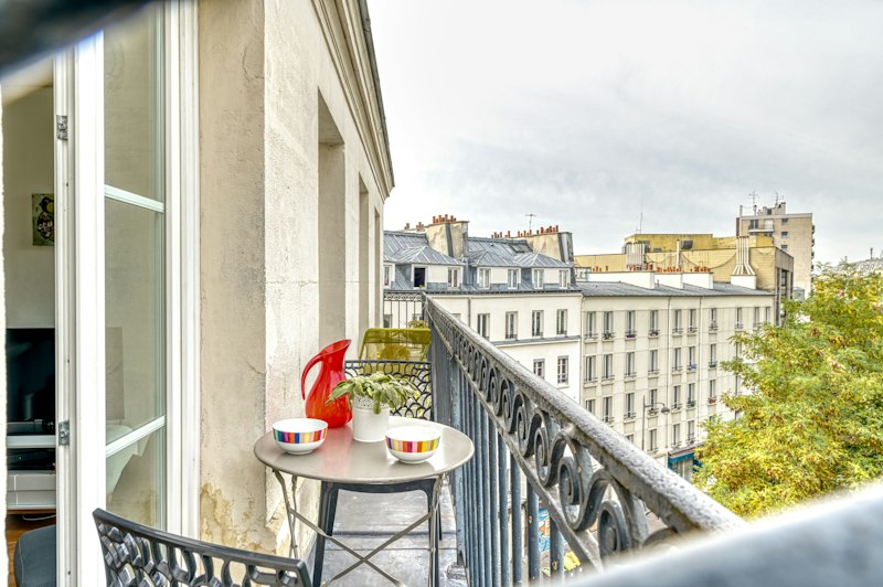 Mornings in Paris additional image
