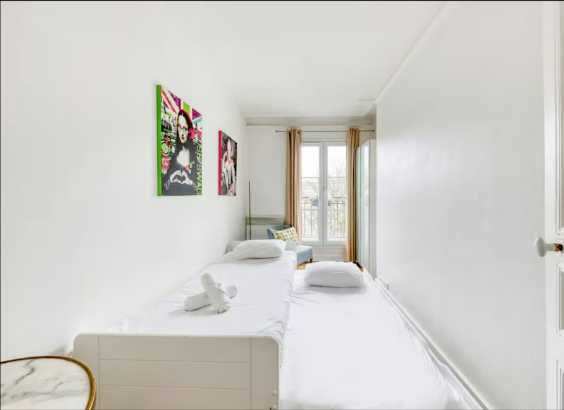 Mornings in Paris additional image