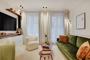 Beautiful Avenue image 1
