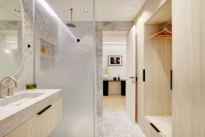 Beautiful Avenue image 11