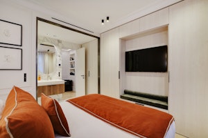 Beautiful Avenue image 8