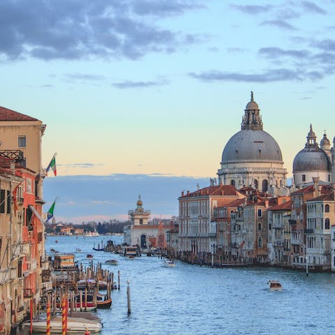 Stay in the heart of Venice and see all the sights with ease – you're steps away from the Grand Canal