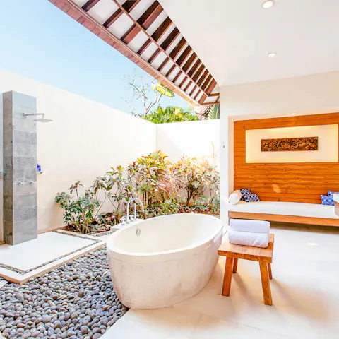 Feel a million miles away from it all as you soak in one of the outdoor bathtubs