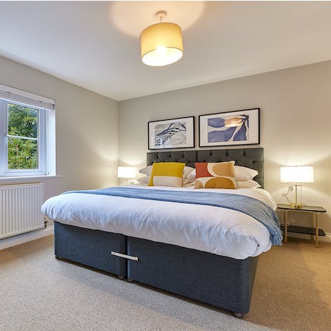 Fall into your big and comfy double bed at the end of long days exploring Durham city centre