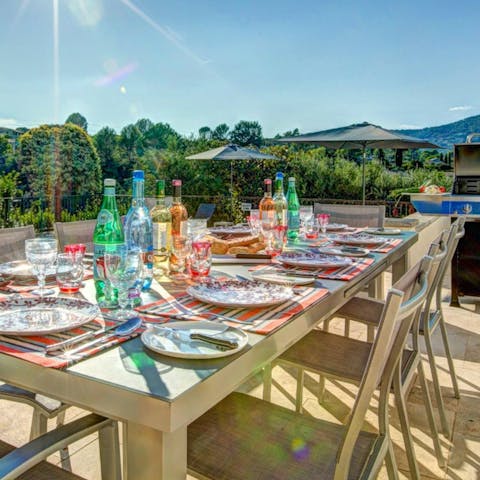 Serve up an alfresco feast paired with French wine  