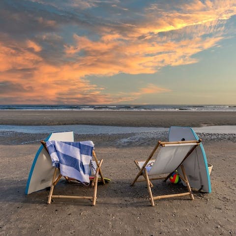 Spend lazy days at the Isle Of Palms beach