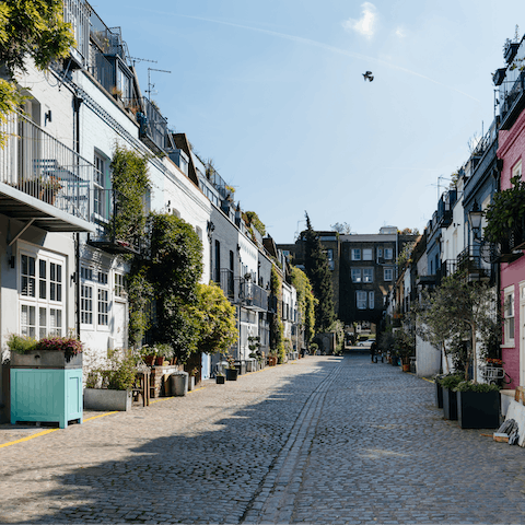 Hang out in leafy Notting Hill – a cool collection of cafes and restaurants are just a ten-minute walk away