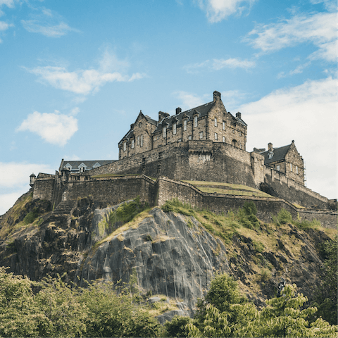 Wander twenty minutes over to the centrepiece of the city, Edinburgh Castle