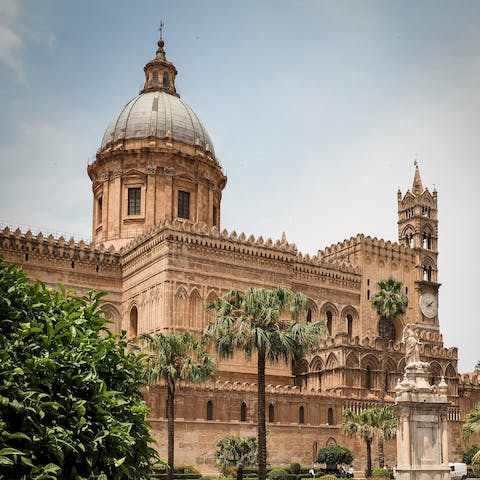 Explore Palermo and its history from the doorstep