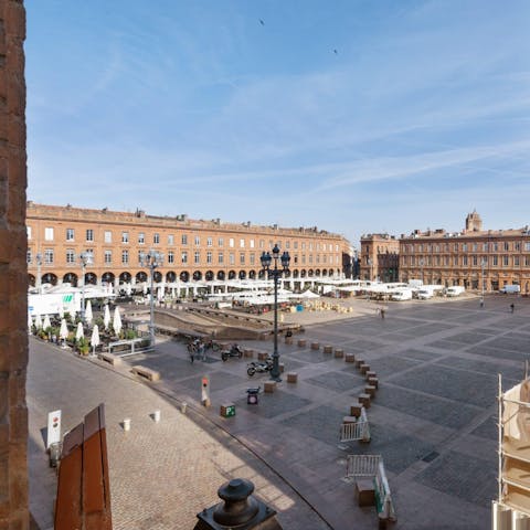 Stay in a listed building sitting on Place du Capitole, Toulouse's main square