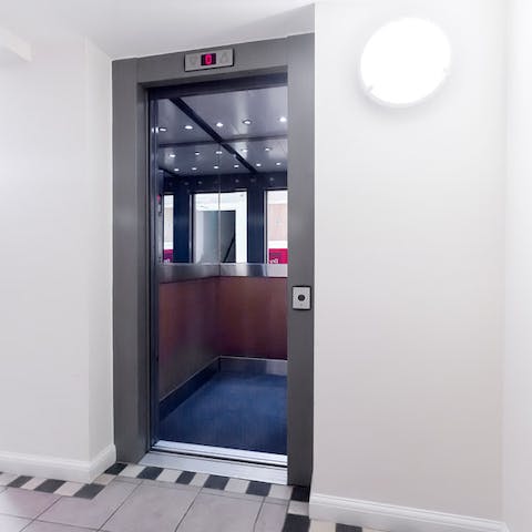 Lift Access to the apartment