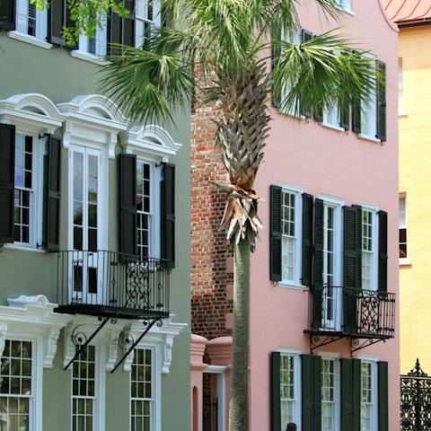 Stroll down to the Charleston Historic District in twenty minutes