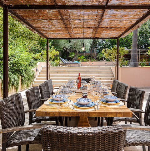 Dine alfresco at every opportunity under the shaded pergola 
