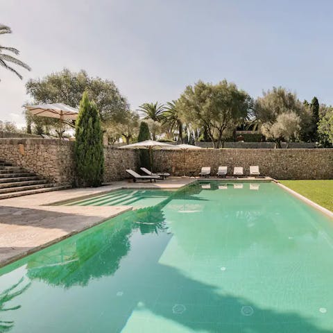 Find the perfect setting for a rural retreat just a short drive from Porreras