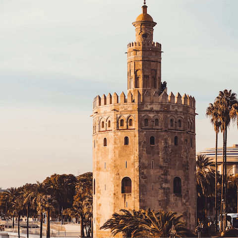 Walk to the iconic Torre del Oro, just 200 yards away