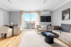 Marble & Kensington image 10